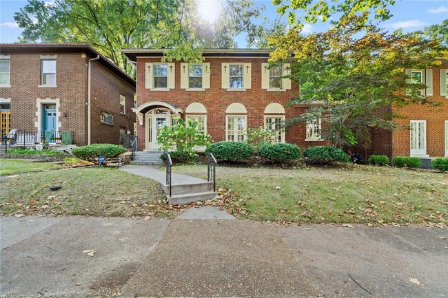 Building Photo - 434 Melville Ave
