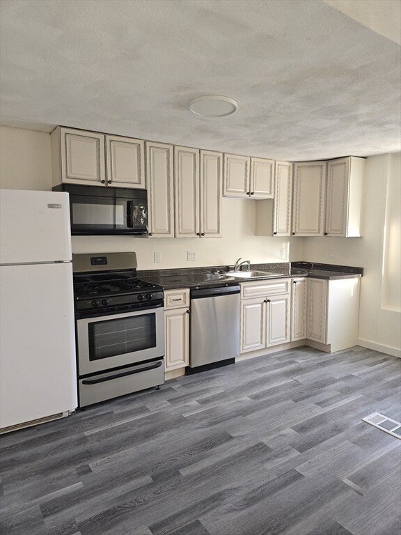 Foto principal - 63 Ashland St