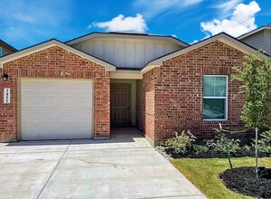 Building Photo - 3451 Stoney Byu