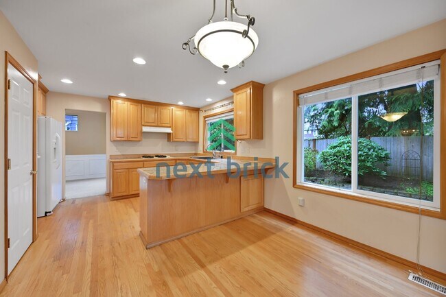 Foto del edificio - Spacious 4-Bedroom Retreat in Bothell with 2.5 Baths and 2454 Sq Ft of Comfort!