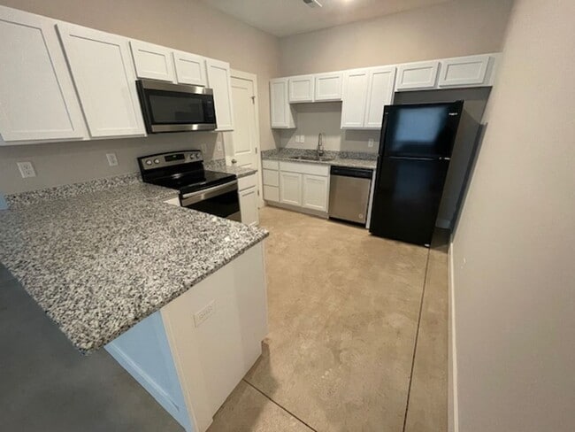 Building Photo - For Rent – Charming 3 Bed | 2 Bath Home wi...