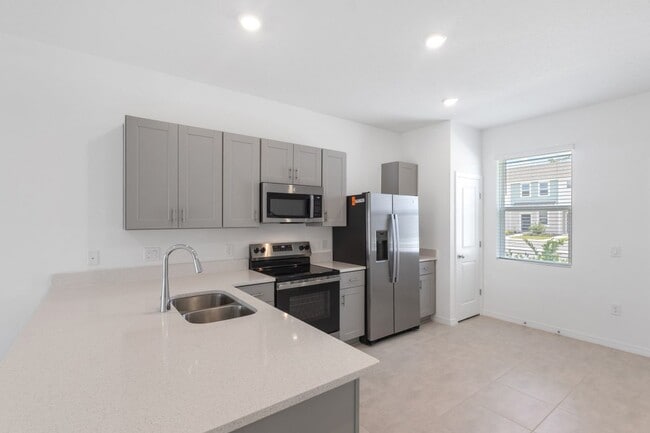 Building Photo - 3094 Skyline Lp