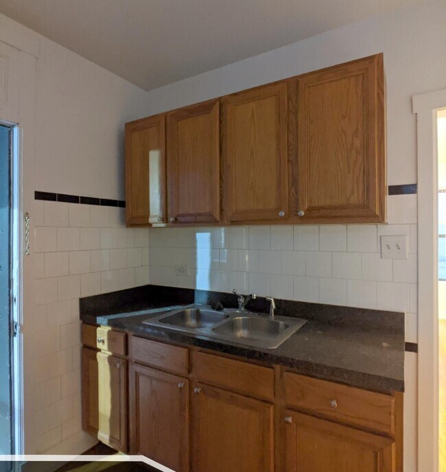 Foto del edificio - 2649 N Spaulding Ave