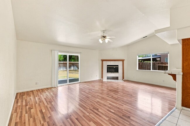 Building Photo - 2158 Canal Farm Ln
