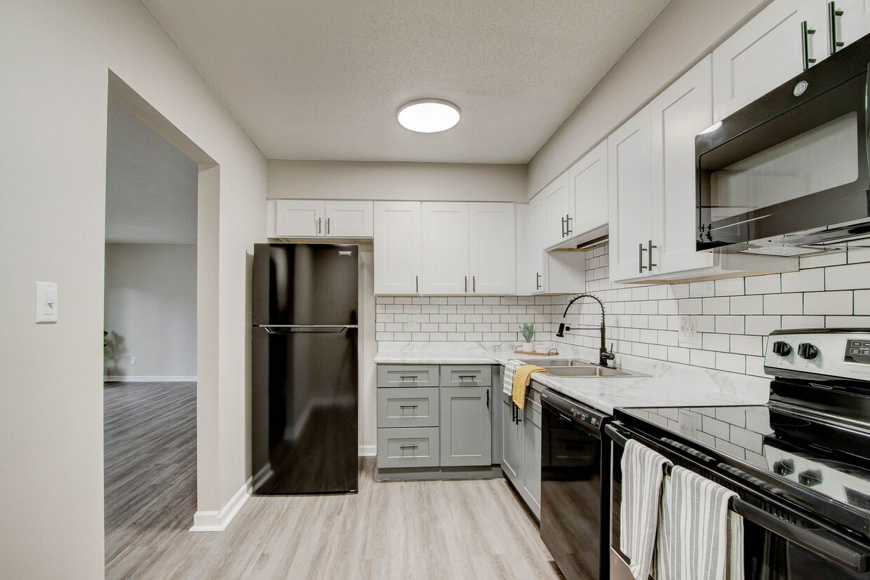 Kitchen - The Grove on Harcourt