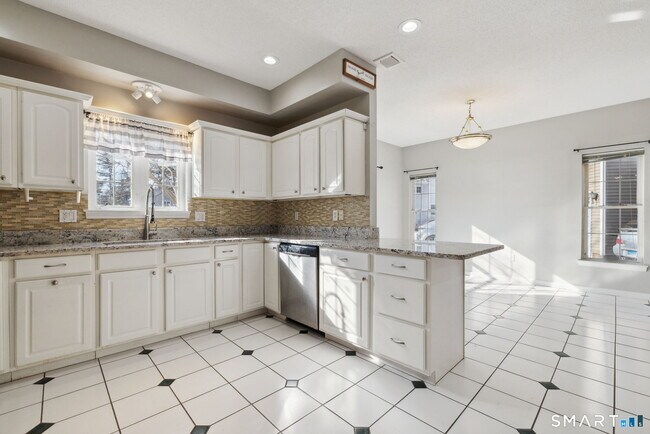 Foto del edificio - 65 Fitch Meadow Ln