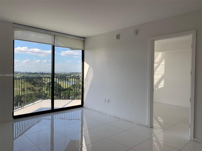 Foto del edificio - 5252 NW 85th Ave