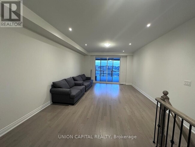 Building Photo - 555 Vine Cliff Blvd