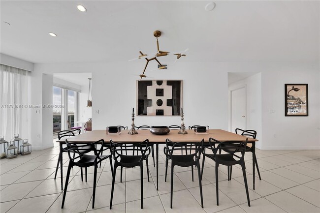 Foto del edificio - 9601 Collins Ave