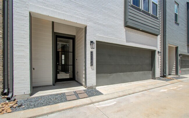 Building Photo - 4510 Old Yale St