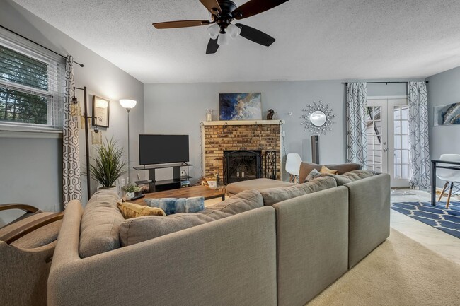 Building Photo - 2815 Misty Garden Cir