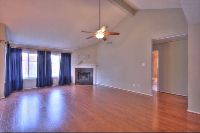 Building Photo - 3039 Becket St