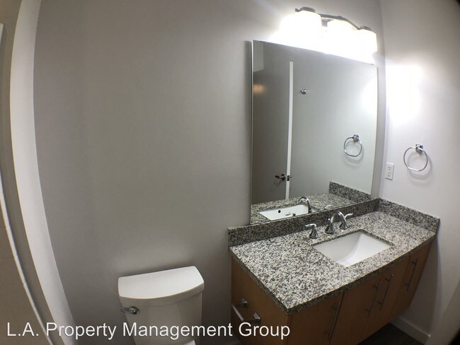 Foto del edificio - 6428 Woodley Ave