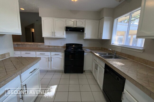 Building Photo - 15907 Wingdale Dr