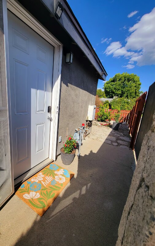 Building Photo - 7065 Aura Ave