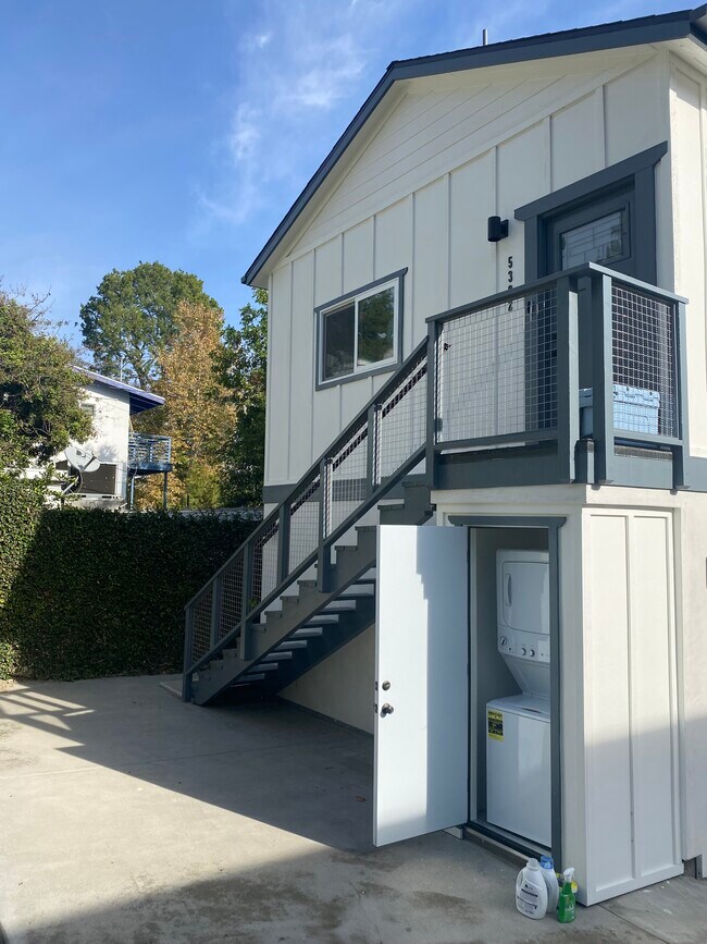 Building Photo - 5322 Tendilla Ave