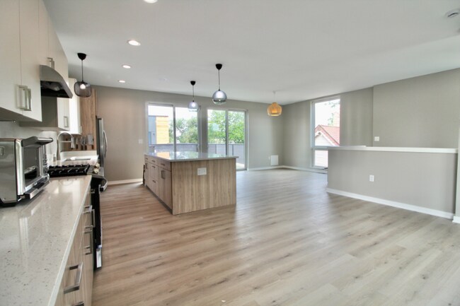 Building Photo - 1813 N Arlington Pl