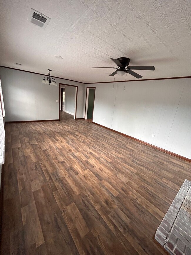 Building Photo - 5365 W Oglethorpe Hwy