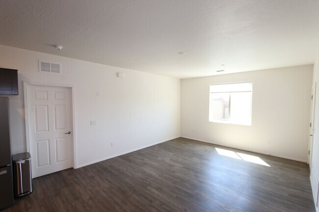Foto del edificio - 1650 E Ponderosa Pkwy