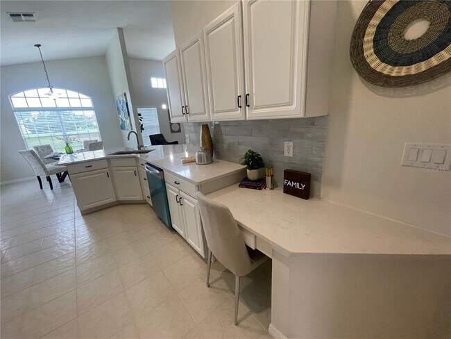 Building Photo - 235 Royal Palm Dr