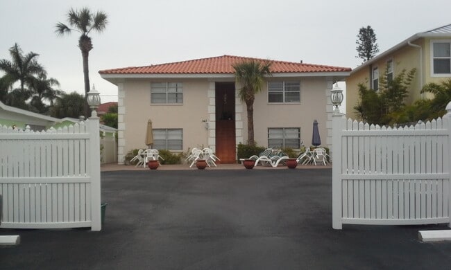 Building Photo - 143 Harrison Dr