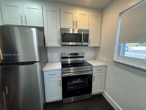 Building Photo - 4850 SW 26th Ave