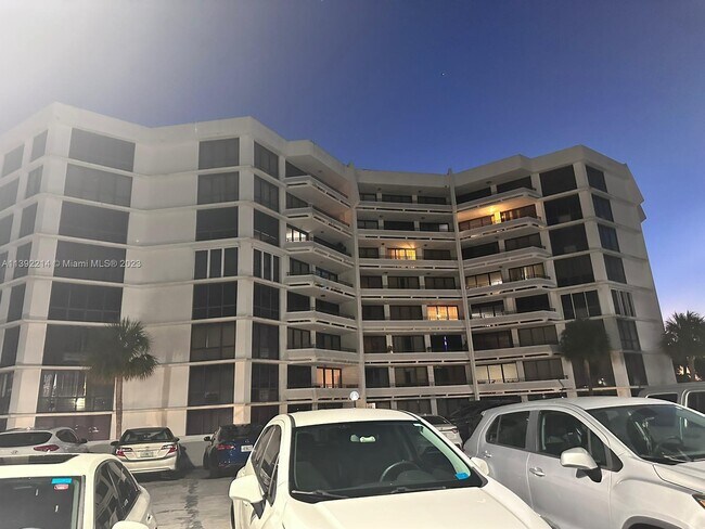 Foto del edificio - 13951 Kendale Lakes Cir