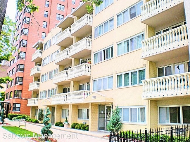 Foto del edificio - 5906 N Sheridan Rd