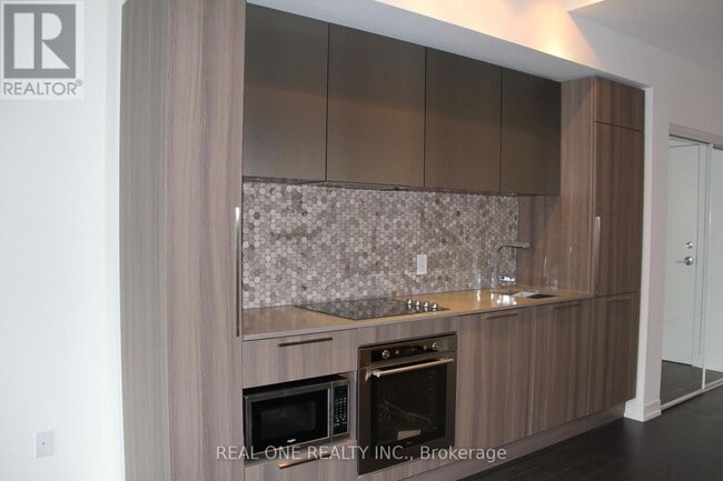 Building Photo - 85 Wood St