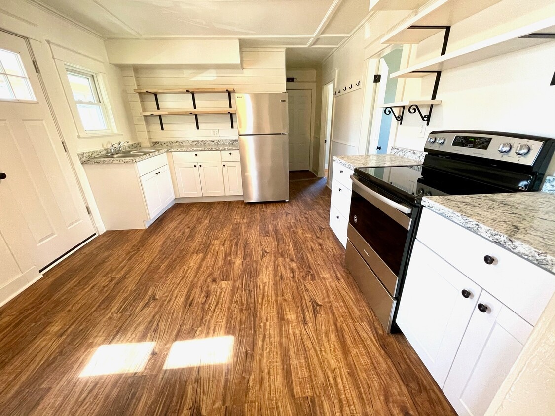 47 Summer St Unit c, Waterville, ME 04901 Condo for Rent in