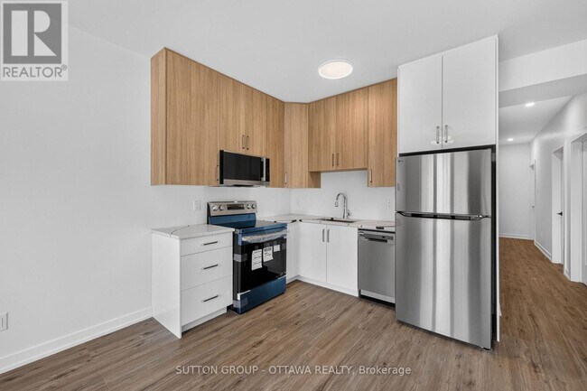 Photo du bâtiment - 944 Woodroffe Ave
