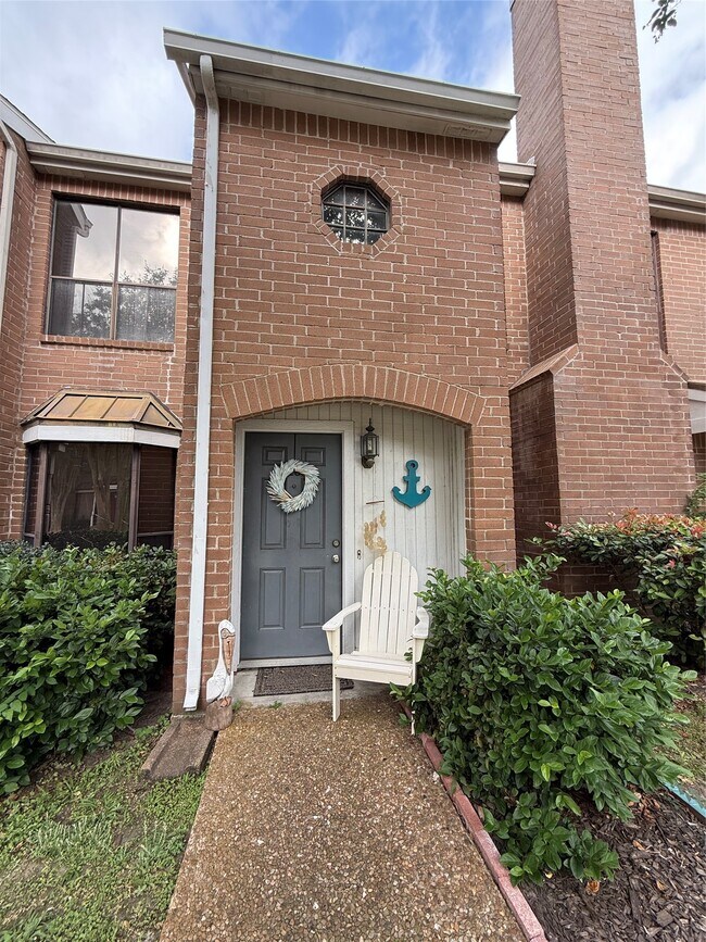 Building Photo - 12550 Piping Rock Dr