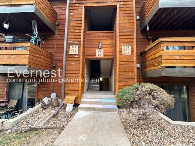 Building Photo - 427 Wright St