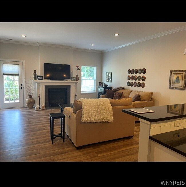 Foto del edificio - 5281-5287 Chestnut Ridge Rd