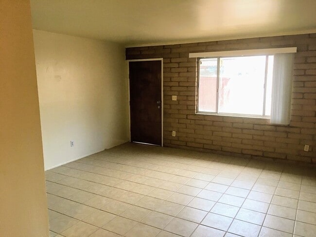 Building Photo - Charming Brick Home