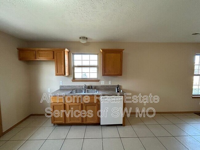 Foto del edificio - 1175 N Northwood