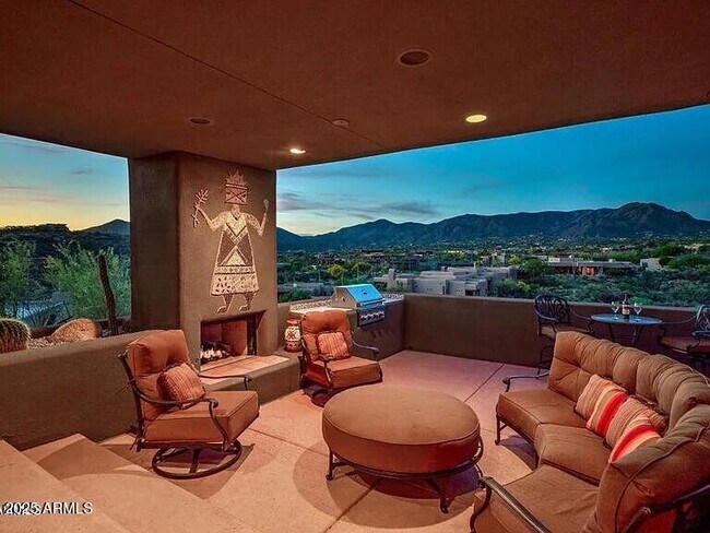 Building Photo - 9898 E Graythorn Dr