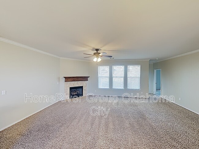 Building Photo - 2206 Brook Dr