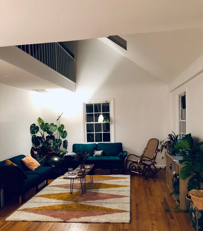 Fotografía del edificio - 2200 Washington Ave
