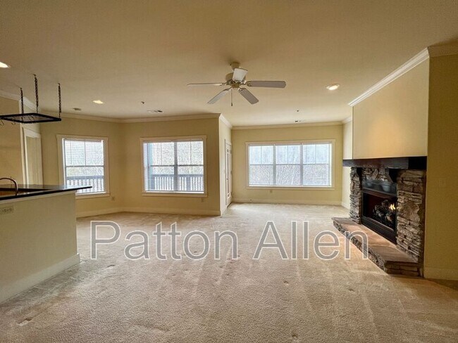 Building Photo - 9 Kenilworth Knolls