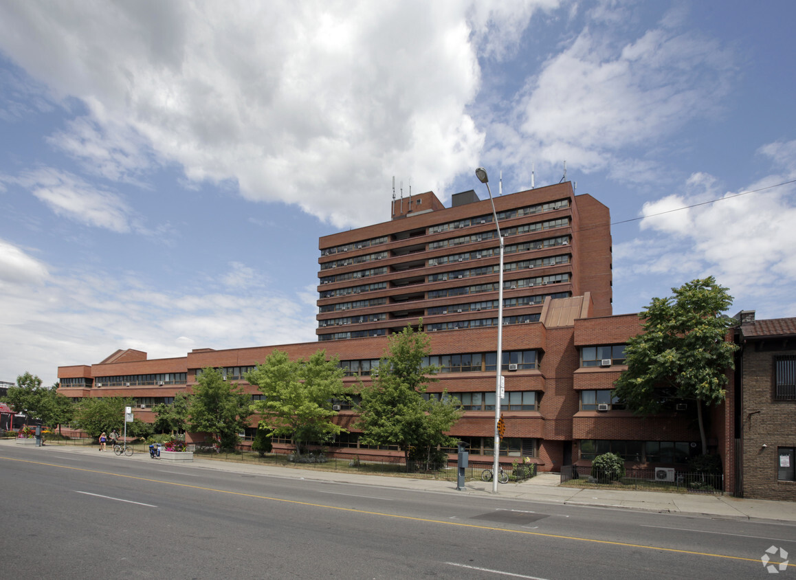 Primary Photo - Greenwood Towers