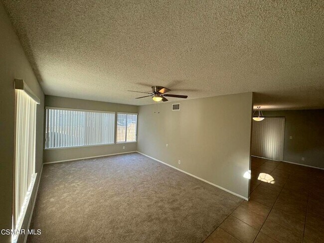 Foto del edificio - 2259 N Hietter Ave