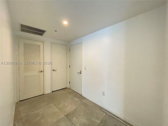 Building Photo - 1100 S Miami Ave