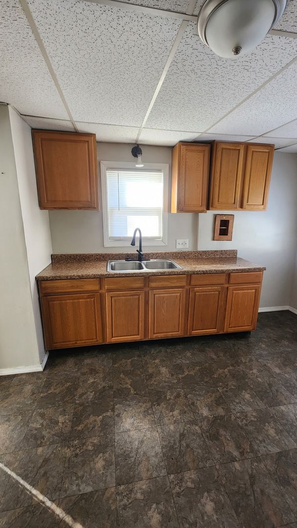 Foto del edificio - 3 bed 1 bath