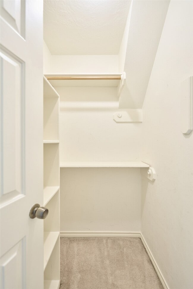 Building Photo - 6 Glen Canyon Pl