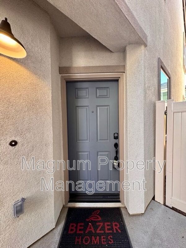 Foto del edificio - 25147 Hunter Ave