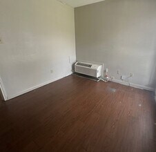 Building Photo - 210 Rue Royale