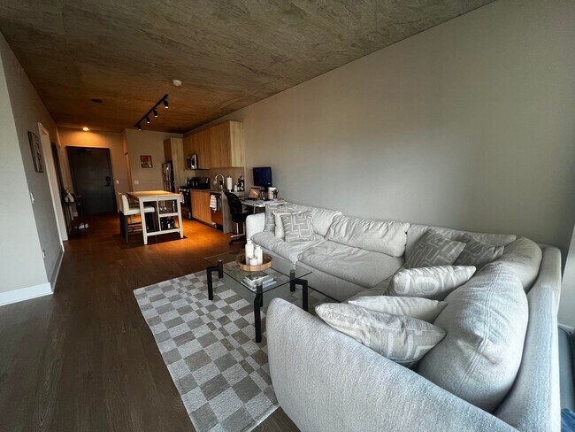 Foto del edificio - 1030 W Van Buren St