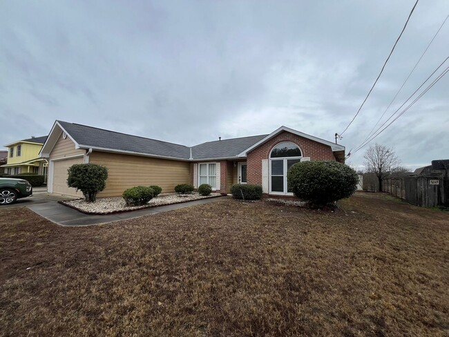 Building Photo - Georgetown Subdivision! Available now.