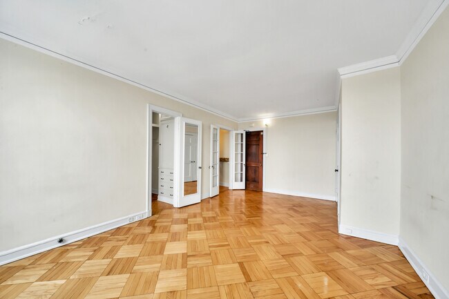 Foto del edificio - 2000 N Lincoln Park W